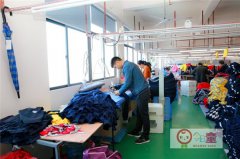 鄰?fù)瘓@服現(xiàn)場(chǎng)加工圖