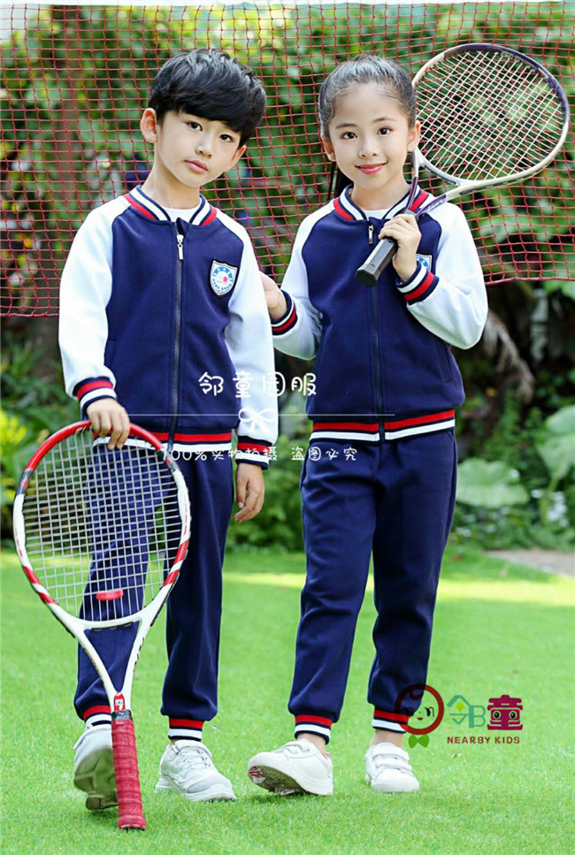 給孩子穿衣的細節(jié)和定做幼兒園園服有哪些技巧