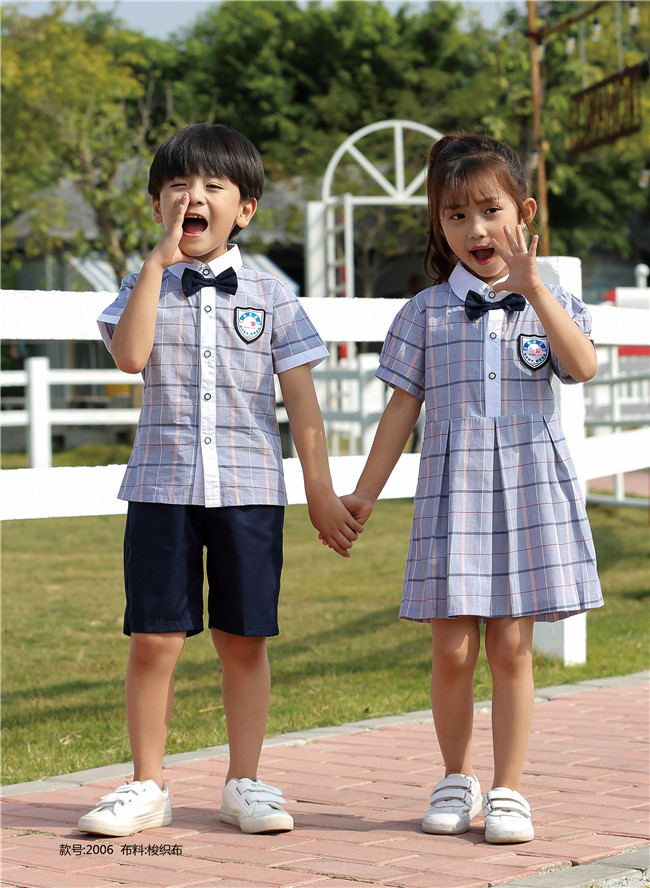 小裙子和小襯衫，幼兒園園服